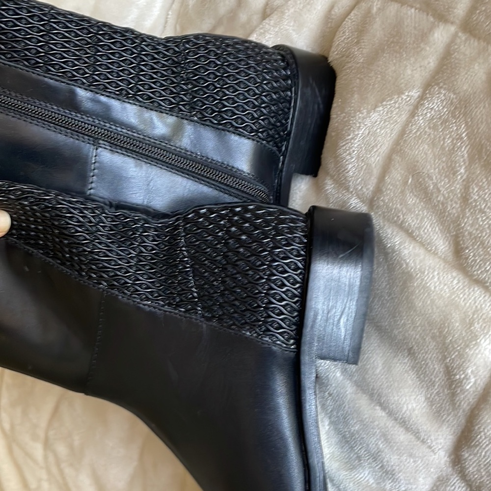 Aquatalia Black Leather heel Ankle Boots with elastic quilt. - Picture 7 of 9